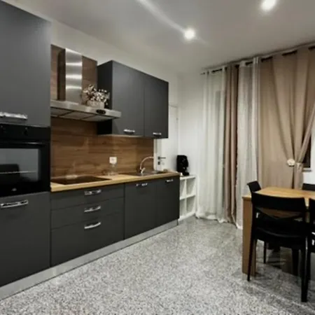 Black Daisy Apartment Bernalda